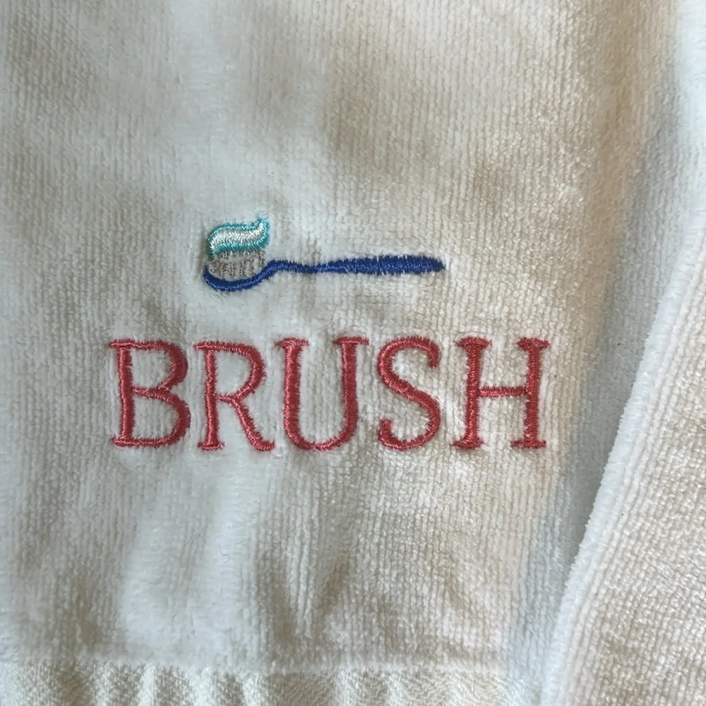 ☘️Sonoma Bath Hand Towels with Embroidered Designs